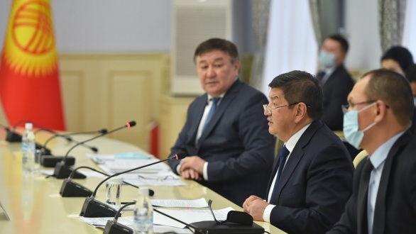 Акылбек Жапаров.jpg