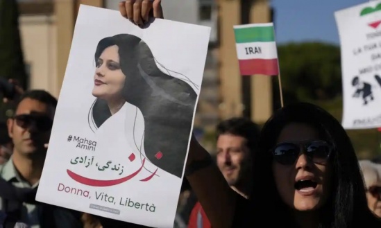 iran_reviewing_mandatory_headscarf_law.jpg