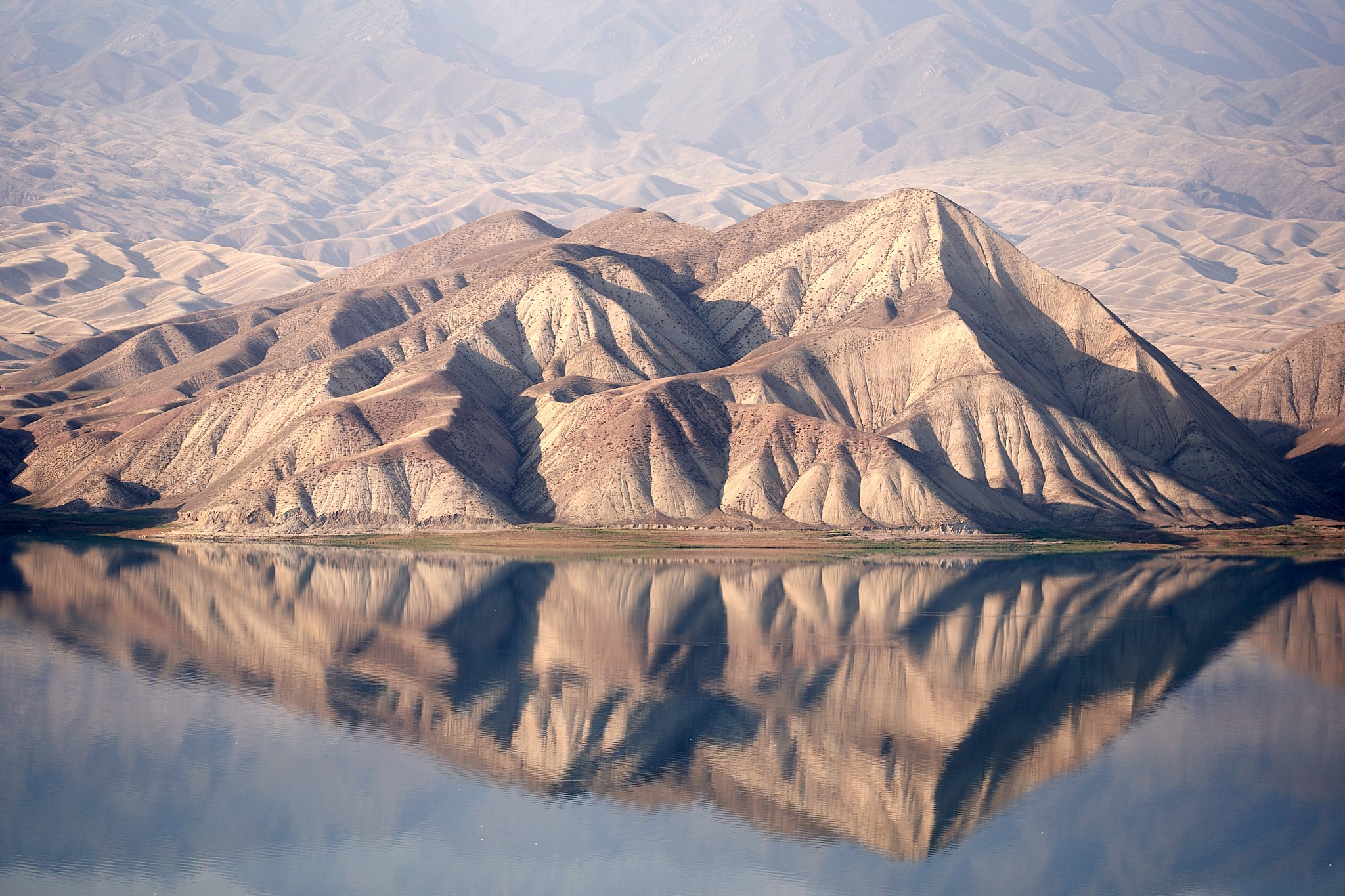 Нарын киргизия. Нарын горы Тянь Шань. Токтогульское водохранилище Киргизия. Киргизия горы Нарына. Озеро Нарын в Киргизии.