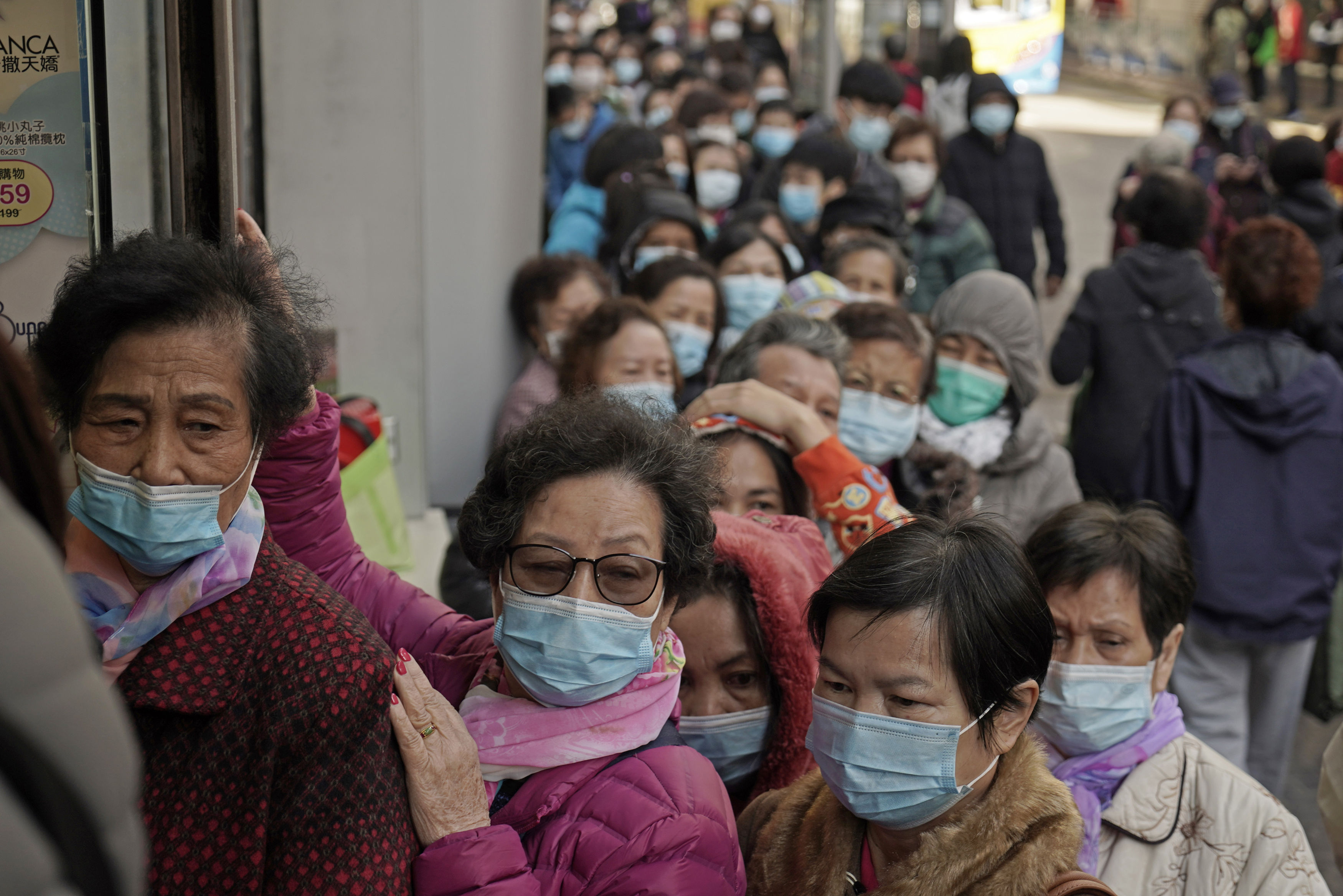 Самое массовое заболевание. Китайцы в масках. Люди в масках в Китае.
