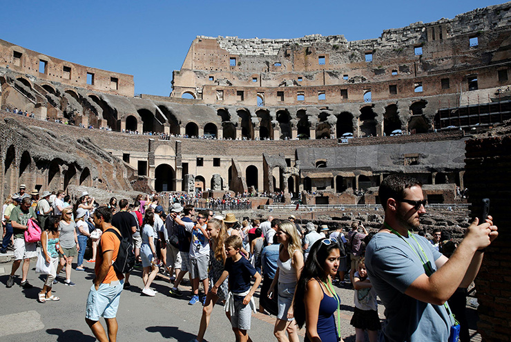 Римский колизей обычно принимает до 7,4 миллиона посетителей в год