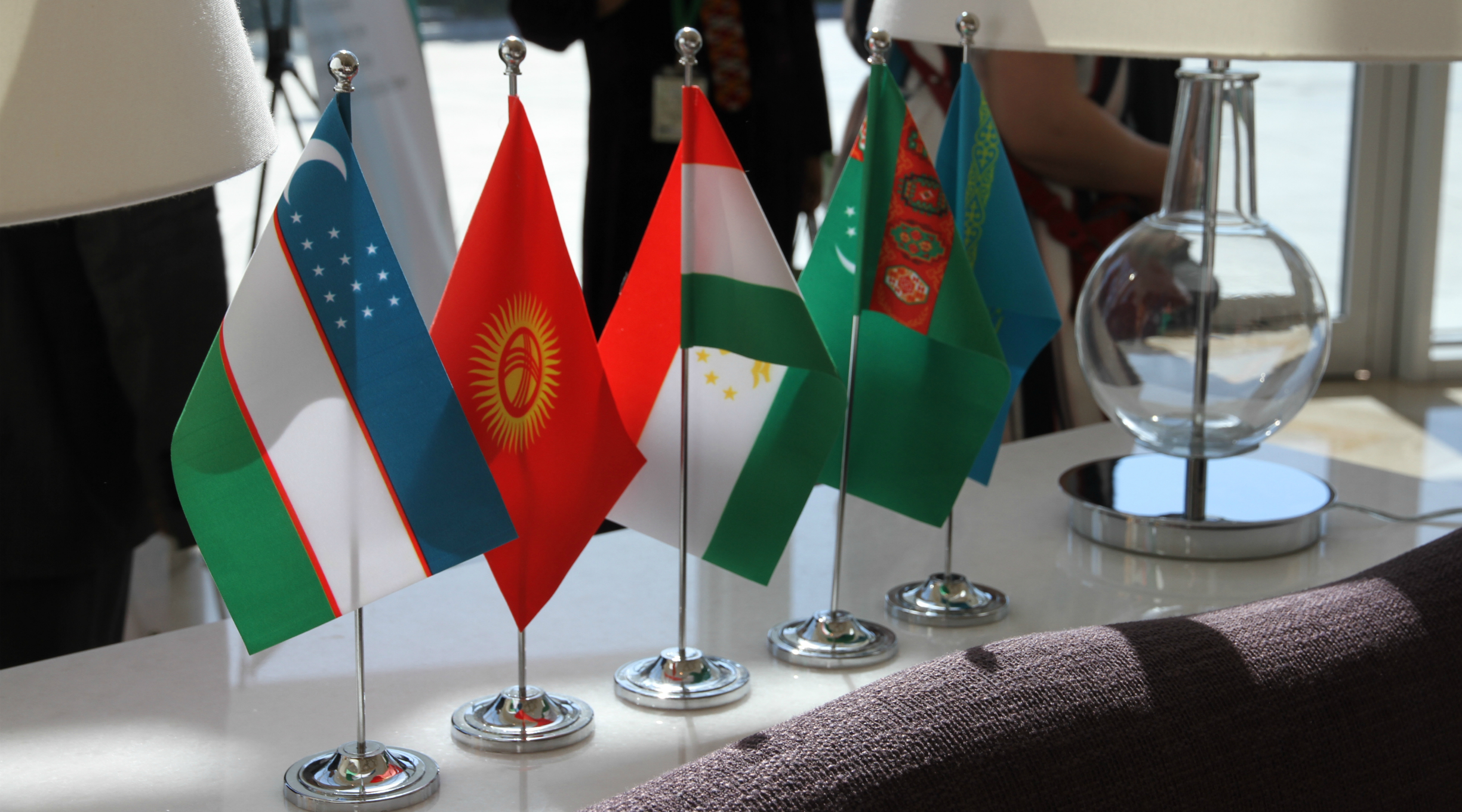 Сотрудничество центральной азии. Флаги государств центральной Азии. Флаг Таджикистана и Узбекистана и Туркменистана. Саммит Китай Центральная Азия флаги. Зеленая Центральная Азия Германская инициатива.
