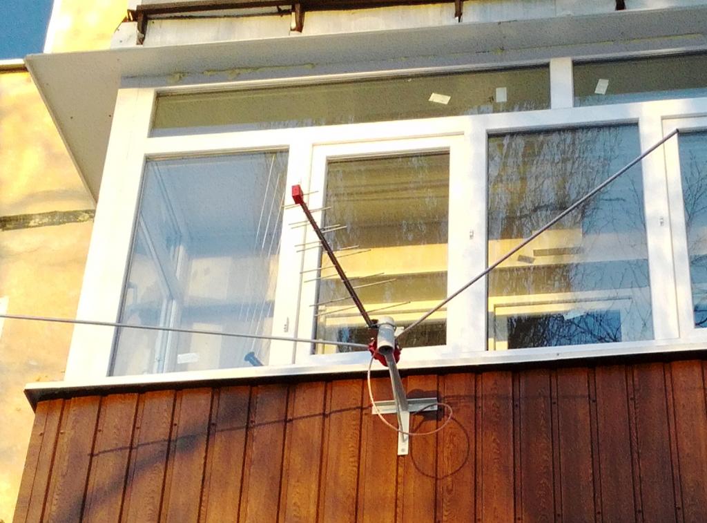 Чоочун киши китеп. Антенна на балконе. Крепление антенны на лоджии. Крепление антенны на окно. Крепление антенны на пластиковое окно.