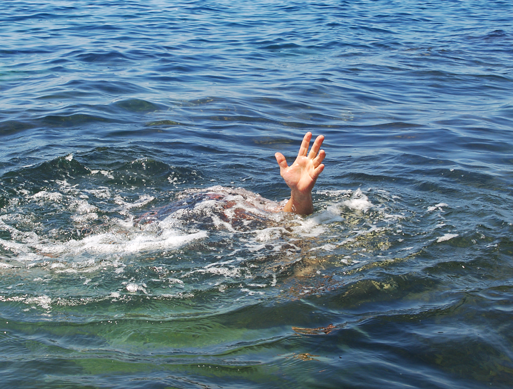 Люди утонули в воде