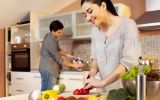 happy-woman-cooking-with-boyfriend_rsocx4.jpg