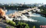1315175629_incredible_bridge_destruction_03.jpg